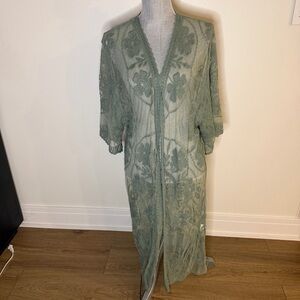 Altar'd State green Lace Cover-Up kimono , S/M